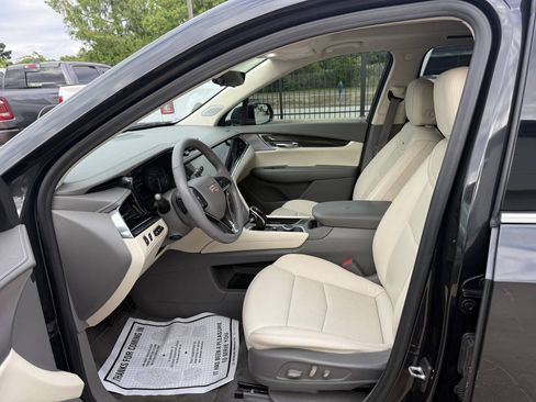 Used 2020 Cadillac XT6 Premium Luxury FWD image 7