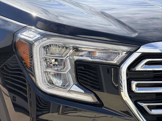 Used 2023 GMC Terrain SLT w/ Tech Package AWD/4WD image 12
