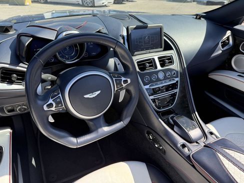 Used 2022 Aston Martin DBS Superleggera Volante image 7