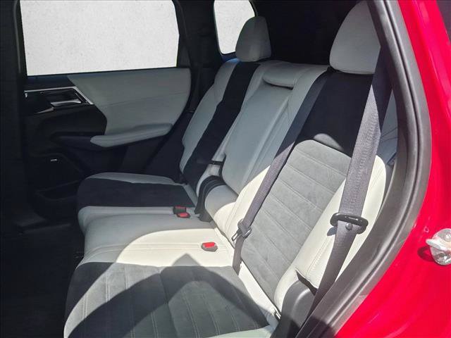 Used 2025 Mitsubishi Outlander SE FWD image 19