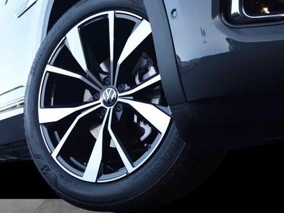 New 2026 Volkswagen Atlas SEL Premium R-Line