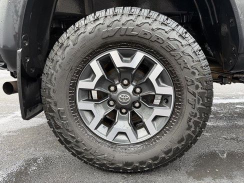 Used 2021 Toyota Tacoma TRD Off-Road w/ Technology Package image 24