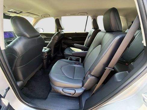 Used 2025 Toyota Grand Highlander FWD image 22