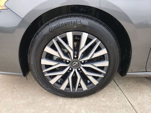 Used 2025 Nissan Altima 2.5 SV image 29