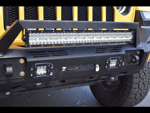 Used 2019 Jeep Wrangler Unlimited Sahara image 49