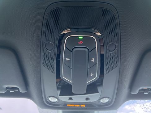 Used 2022 Audi Q5 e Premium image 29