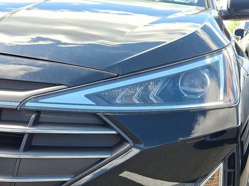 Used 2020 Hyundai Elantra SE FWD image 7