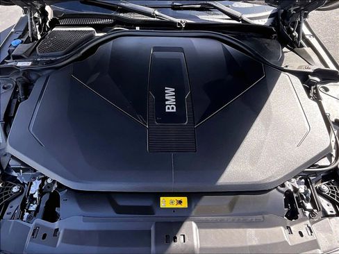 Certified 2025 BMW i5 xDrive40 w/ Premium Package AWD/4WD image 12