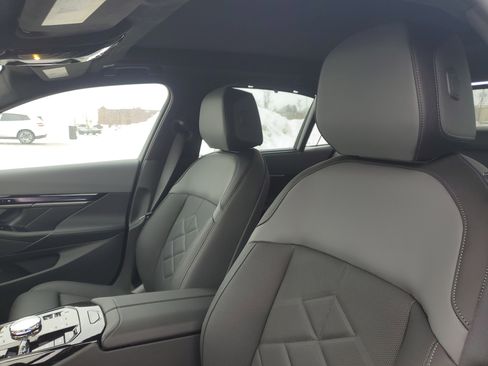 New 2026 BMW 550e xDrive 550e xDrive w/ Executive Package image 7