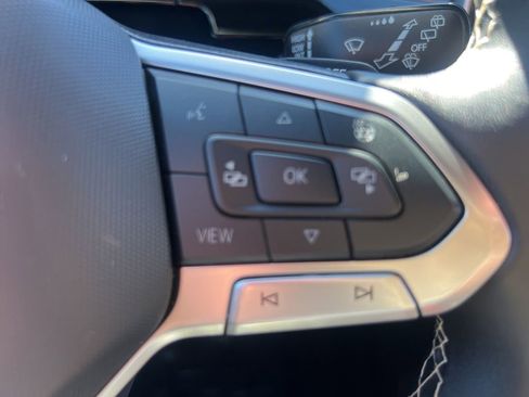 Used 2025 Volkswagen Atlas Cross Sport SE AWD/4WD image 50