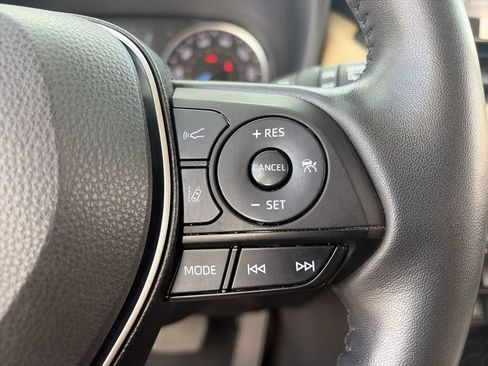 Used 2021 Toyota RAV4 XLE w/ Convenience Package AWD/4WD image 16