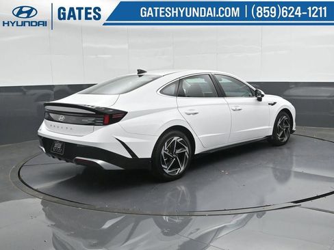 New 2026 Hyundai Sonata SEL image 2