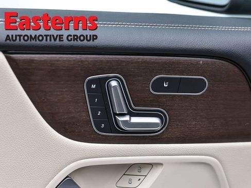 Used 2020 Mercedes-Benz GLB 250 4MATIC image 21