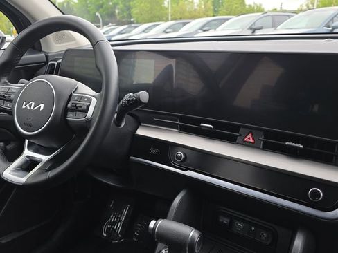 Certified 2025 Kia Sportage EX AWD/4WD image 13