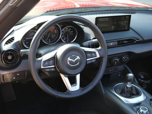 Used 2025 MAZDA MX-5 Miata Sport RWD image 16