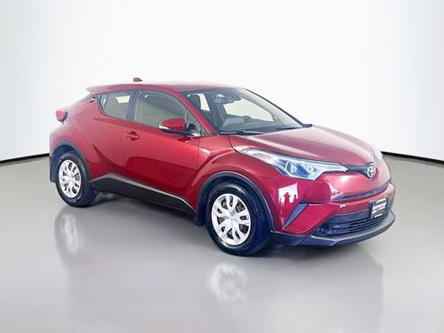 Used 2019 Toyota C-HR LE FWD image 2