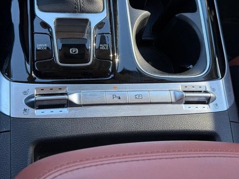 Used 2024 Kia Carnival SX FWD image 22