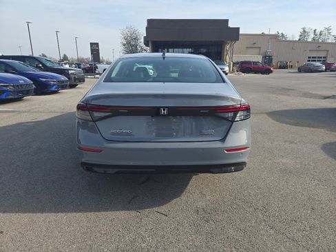 Used 2023 Honda Accord Touring image 4