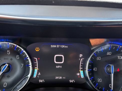 Used 2025 Chrysler Pacifica Limited FWD image 18