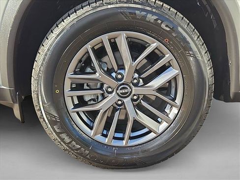 Used 2023 Nissan Rogue S AWD/4WD image 22