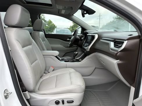 Used 2018 GMC Acadia SLT FWD image 18