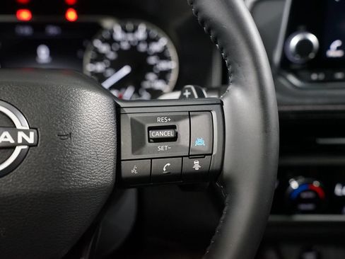 Used 2025 Nissan Rogue SV w/ SV Premium Package FWD image 13