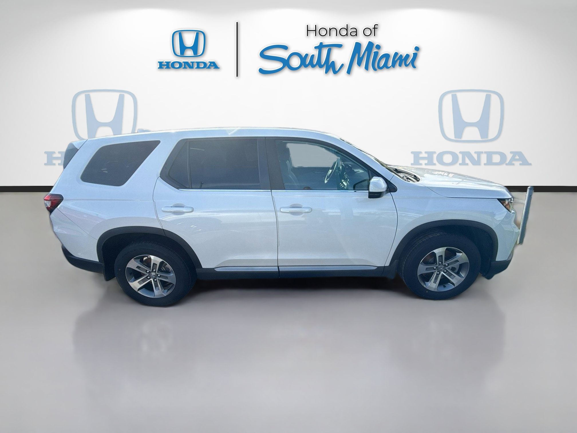 Certified 2024 Honda Pilot EX-L image 8