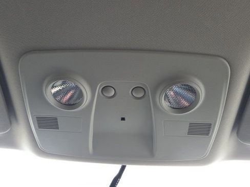 Used 2016 GMC Acadia SLE image 28