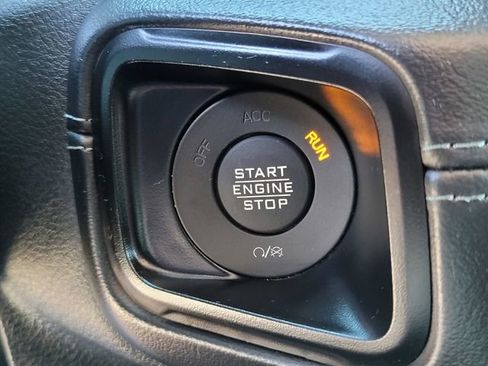 Used 2025 Jeep Wrangler Unlimited Sahara w/ Safety Group AWD/4WD image 24