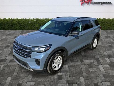 Used 2026 Ford Explorer Active w/ Active Comfort Package image 12