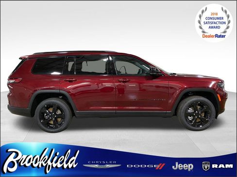 New 2025 Jeep Grand Cherokee L Altitude image 8