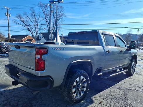 Used 2024 Chevrolet Silverado 2500 Custom w/ Custom Convenience Package AWD/4WD image 3