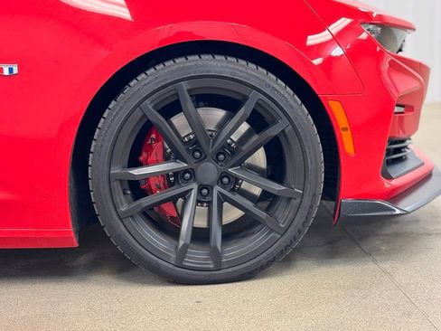 Used 2021 Chevrolet Camaro SS RWD image 5