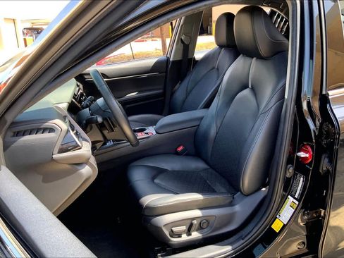 Used 2023 Toyota Camry XSE image 8