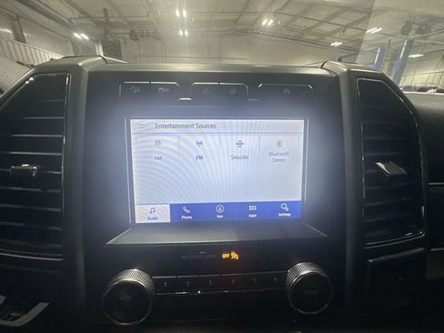 Used 2020 Ford Expedition XLT w/ Equipment Group 202A AWD/4WD image 16
