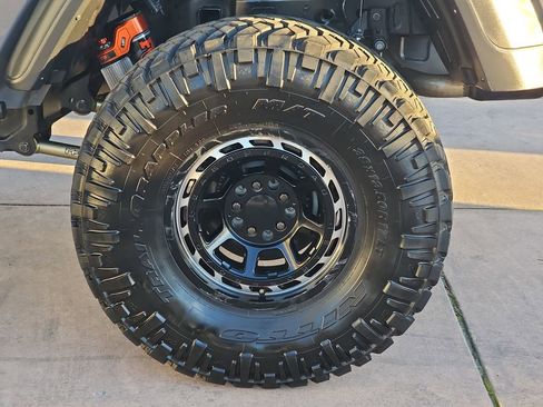 Used 2021 Jeep Gladiator Rubicon image 36