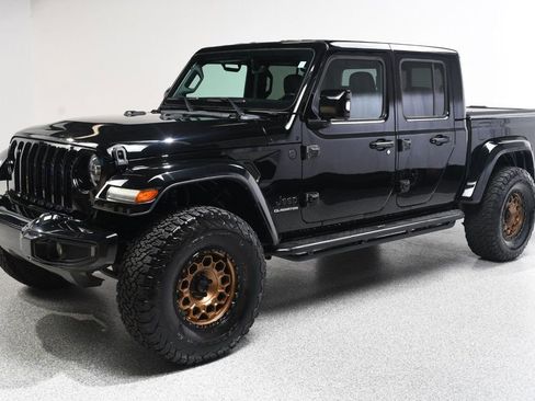 Used 2022 Jeep Gladiator Overland AWD/4WD image 2