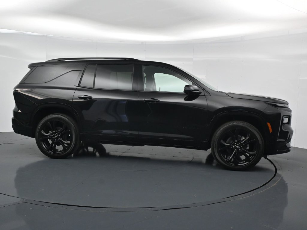 New 2027 Chevrolet Traverse RS FWD image 8
