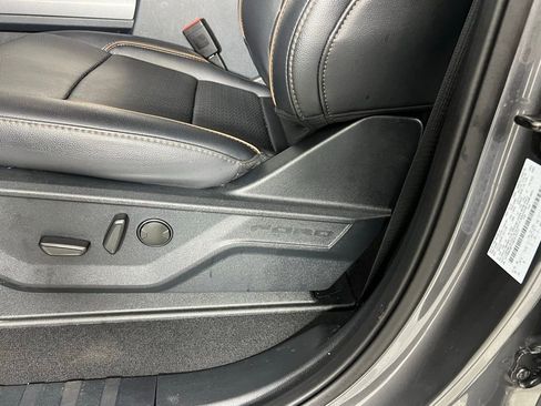 Used 2025 Ford F250 Lariat w/ Chrome Package image 24