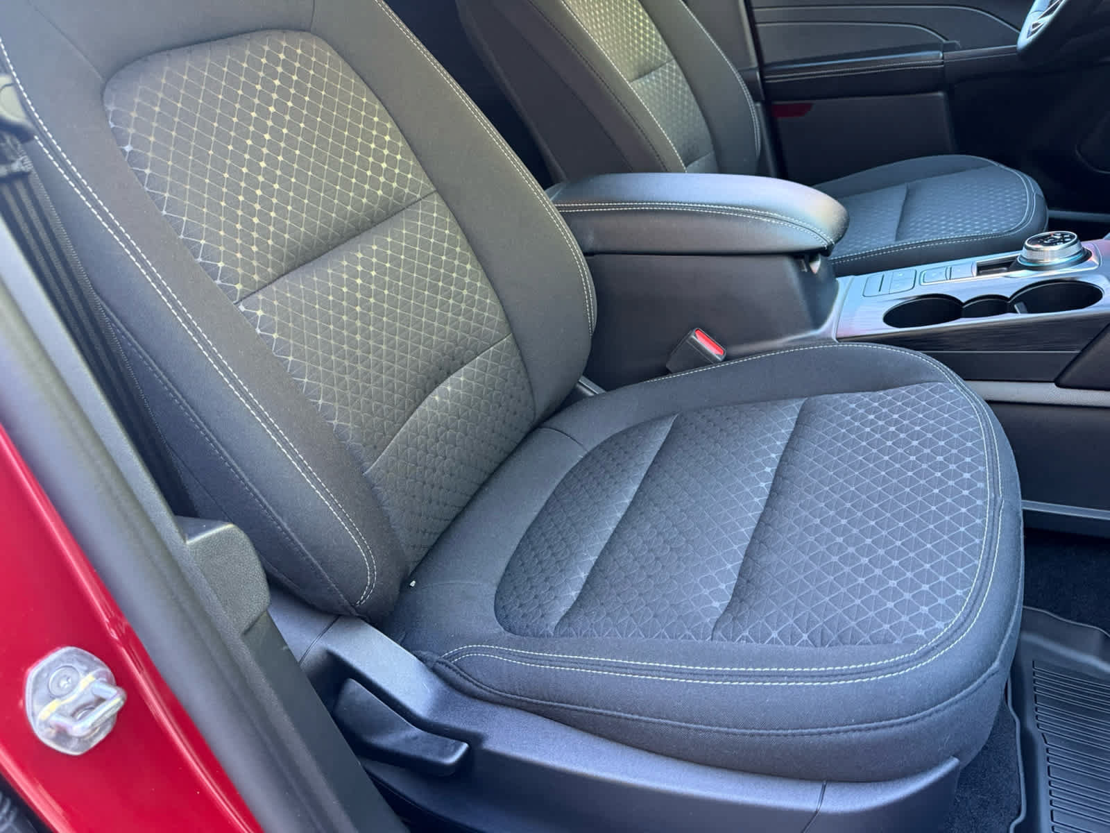 Used 2025 Ford Escape Active w/ Cold Weather Package AWD/4WD image 8