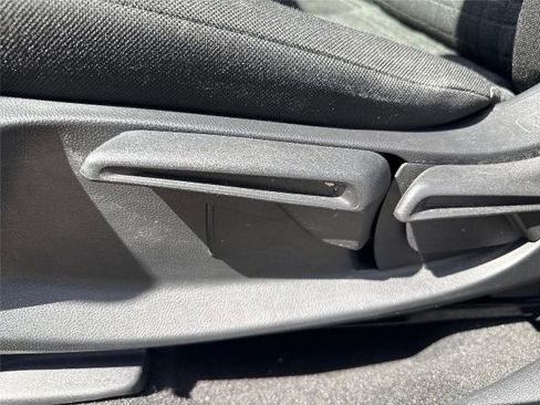 Certified 2023 Honda HR-V LX image 5