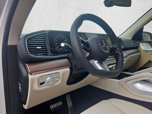 New 2026 Mercedes-Benz GLS 450 4MATIC image 3