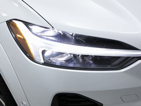 Used 2024 Volvo XC60 B5 Ultimate image 30