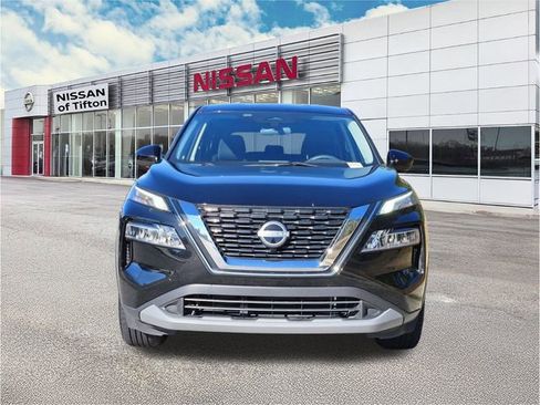 Certified 2023 Nissan Rogue SV image 2
