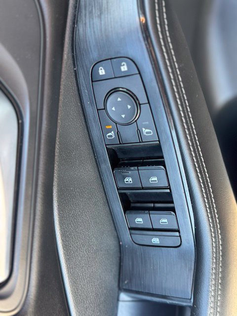 Used 2022 Nissan Rogue SV w/ SV Premium Package FWD image 9
