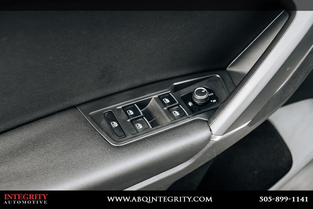 Used 2020 Volkswagen Tiguan SE R-Line AWD/4WD image 22