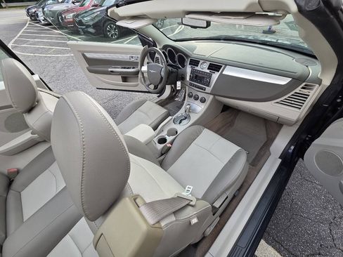Used 2008 Chrysler Sebring Touring w/ Special Touring Group FWD image 16