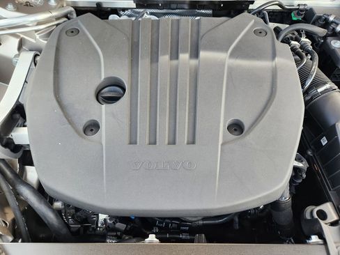 New 2026 Volvo XC60 B5 Plus w/ Protection Package Premier image 20