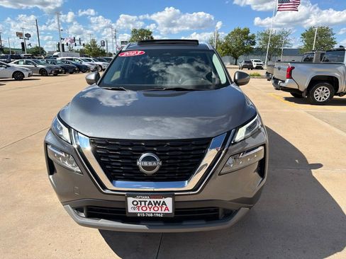 Used 2023 Nissan Rogue SV w/ SV Premium B Package AWD/4WD image 3