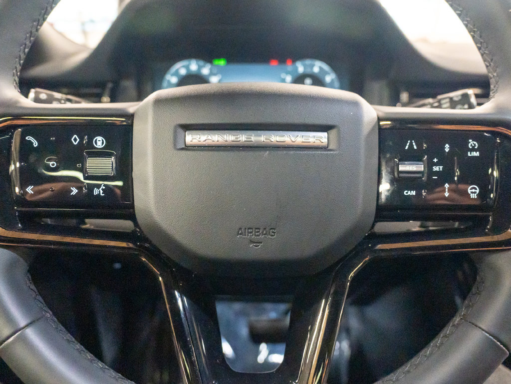 Used 2025 Land Rover Range Rover Evoque S AWD/4WD image 15